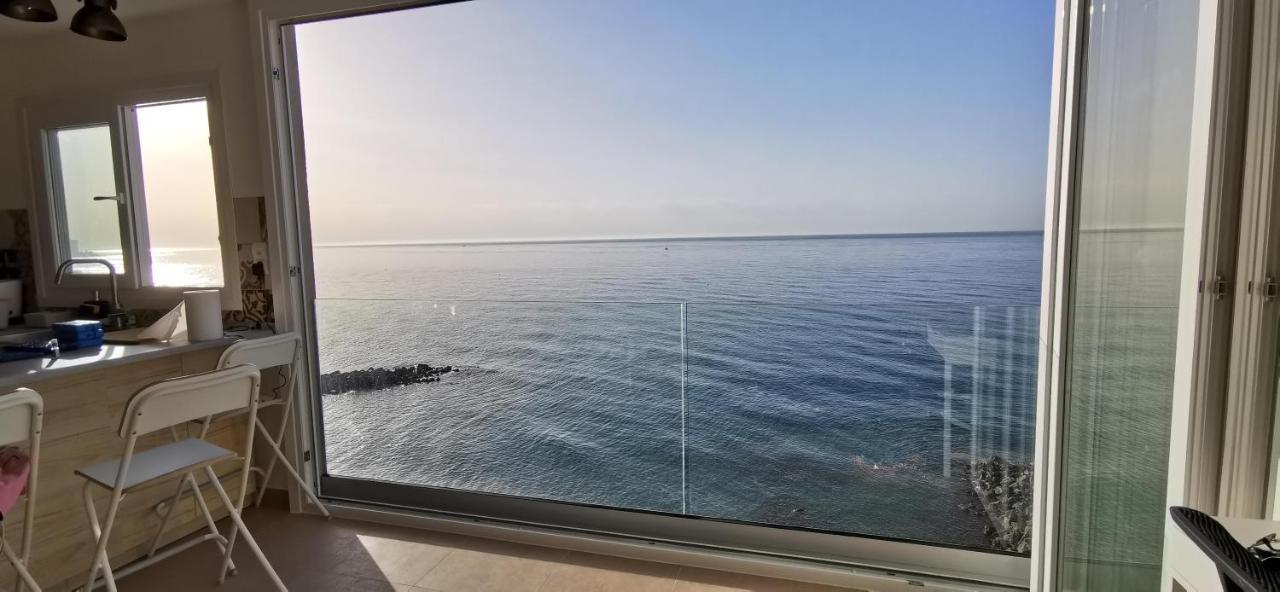 La Perla Cruise Apartment On Private Beach, Modern With Aircon & Wifi 베날마데나코스타 외부 사진
